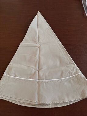 Tablecloth 48”x33 length Khaki with white trim.  Perfect condition.  Cotton